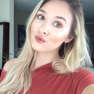 Meet your Posher, Lourdes